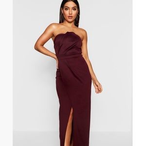Maxi strapless dress with slit
